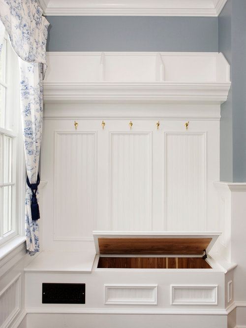 Klassischer Eingang mit blauer Wandfarbe Ideen, Design & Bilder | Houzz