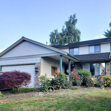 Traditional House Siding Renovation in Winnipeg