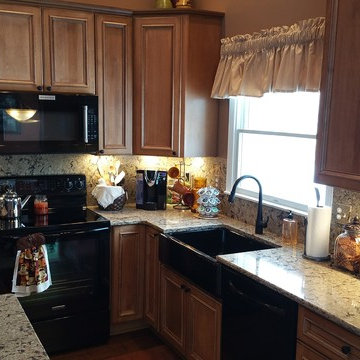Pioneer Cabinetry - Fairfax Maple, Toffee w/ Chocolate Glaze