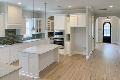 Kitchen photo in Dallas