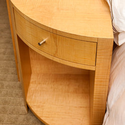 Tiger Maple Bedroom Suite - Nightstands And Bedside Tables