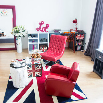 Girls' Room - So British!