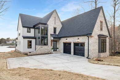 Home design - contemporary home design idea in Charlotte