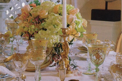 Dining room - large traditional dining room idea in San Francisco