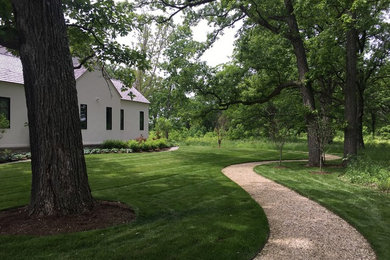 Inspiration for a contemporary exterior home remodel in Chicago