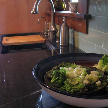 Ed & Marcy's New Kitchen and Buffet