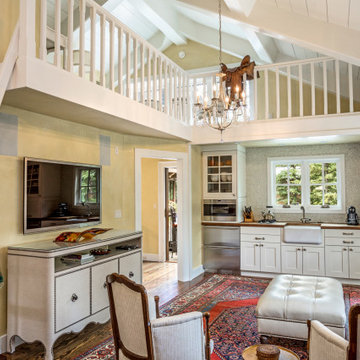 Traditional Living Room