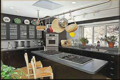 Kitchen - kitchen idea in Orange County