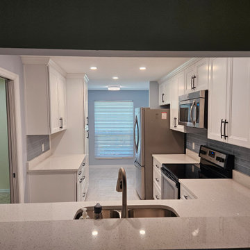 1980s Condo Kitchen Gets a Stunning Modern Makeover
