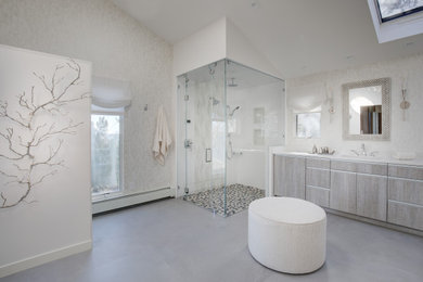 Bathroom - bathroom idea in New York