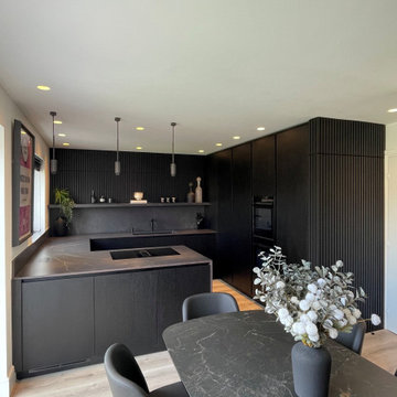 Black Kitchen