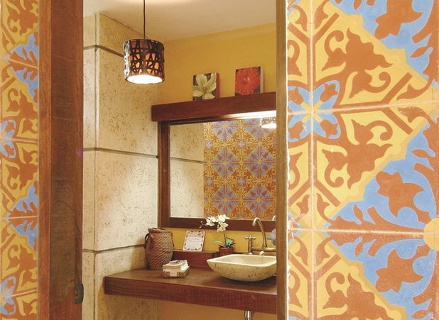 Тропический Ванная комната by Avente Tile