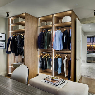 Hood Street, TX - Apartment Closet