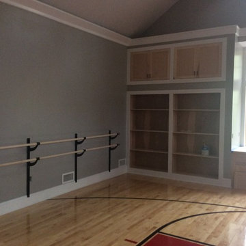 Gymnasium/ couple of bedrooms / loft / couple of bathrooms
