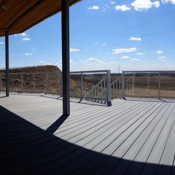 Wrap-Around Raised Deck