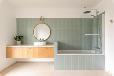 Réalisation d'une salle de bain design.