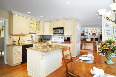 Inspiration for a contemporary kitchen remodel in DC Metro