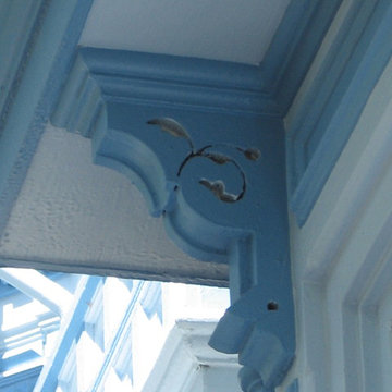 bracket detail