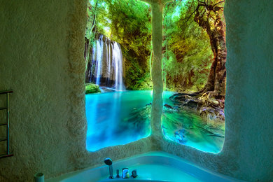 Идея дизайна: маленькая главная ванная комната в средиземноморском стиле с стеклянными фасадами, угловой ванной, угловым душем, бежевыми стенами и полом из терракотовой плитки для на участке и в саду