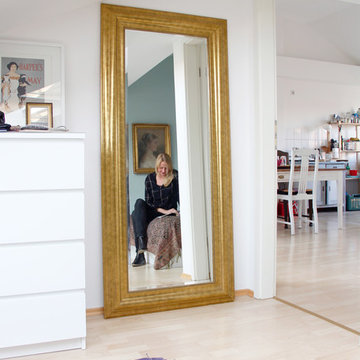 Der Blick vom Schlafzimmer in den Wohn- und Essbereich