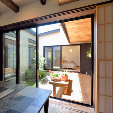 中庭を囲む鎌倉の家