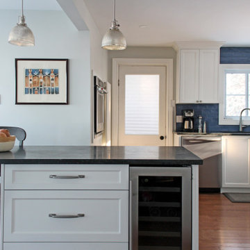 Victorian Lakefront Home (Hudson)