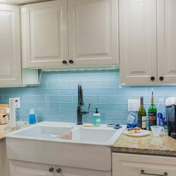 The DOMSJÖ double-bowl farmhouse sink