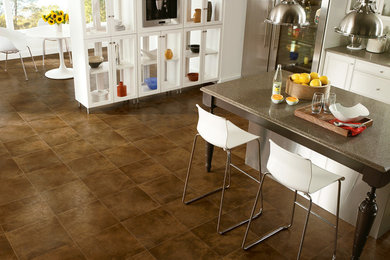 Example of a trendy kitchen design in Los Angeles