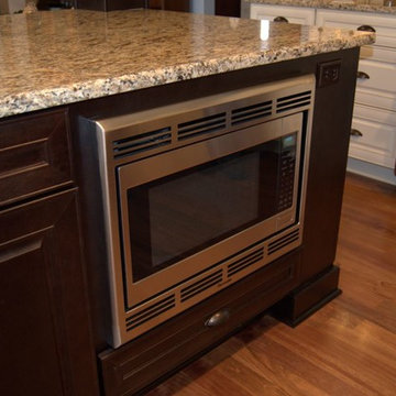 Kitchen Remodel with Maple Villa Cabinets in Antique White with Chocolate Glaze