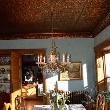 Dynamic Dining Room Ceiling