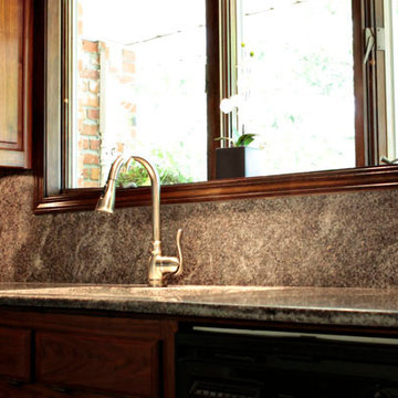 Travina Glass counter top