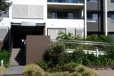 Mittelgroße Moderne Wohnidee in Brisbane