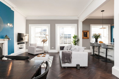 Photo of a contemporary living room in Edinburgh.