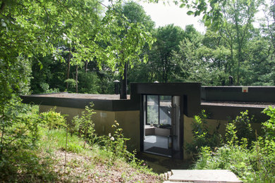 ボルドーにあるコンテンポラリースタイルのおしゃれな物置小屋・庭小屋の写真