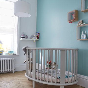 Une chambre de bébé aux couleurs apaisantes