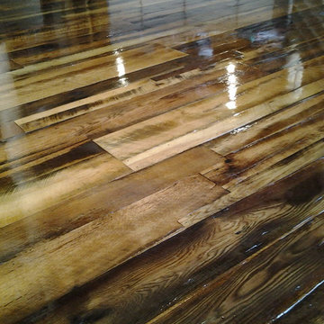 Reclaimed oak barn wood flooring