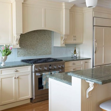 Village at South River | Custom Traditional Painted Kitchen