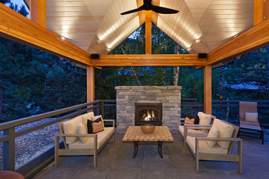 Deck photo in Vancouver