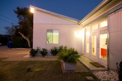 Inspiration for a modern exterior home remodel in Birmingham