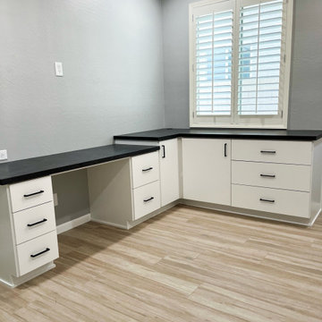 Craft/ Hobby Room