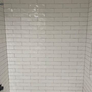 BATHROOM - Tub Surround - 3" x 12" Ceramic Sub-Way with Shower Niche