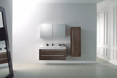 Example of a minimalist bathroom design in Toronto
