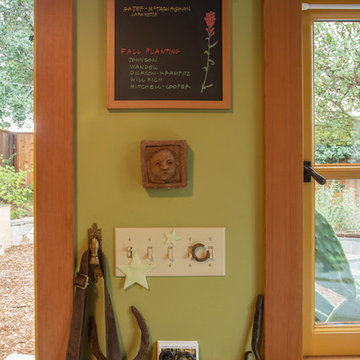 My Houzz: Backyard Cottage Office and an Artful Low-Water Garden