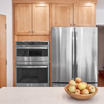 Kitchen Remodeling in O'Fallon, IL | Oven & Refrigerator | Natural Kitchen