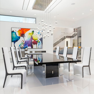 A Dazzling Dallas Dwelling