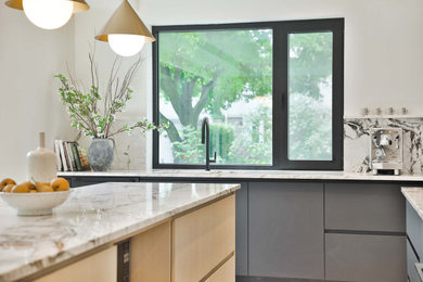 Inspiration for a contemporary kitchen remodel in Montreal