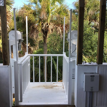 Covered Deck with Cargo Lift System