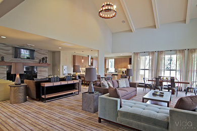 Transitional home design photo in Portland