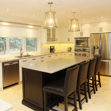 Kitchen: U-Shaped