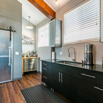 Off-Grid Barn Home Apartment - Canon City, CO